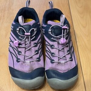 Keen Women’s Chandler CNX Sneaker.  Size 5